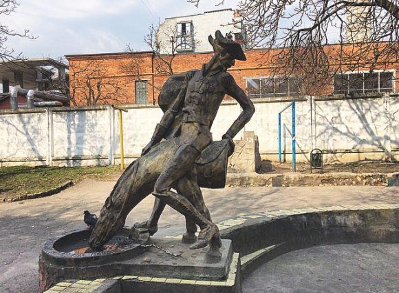 На що приречені дивитись хмельницькі статуї?, фото №12 на сайті vsim.ua