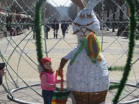 Новини Хмельницького - фото з Фото дня: на Проскурівській засвітять триметрове великоднє яйце Фото дня: на Проскурівській засвітять триметрове великоднє яйце, фото №5 на сайті vsim.ua