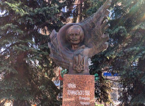 На що приречені дивитись хмельницькі статуї?, фото №15 на сайті vsim.ua