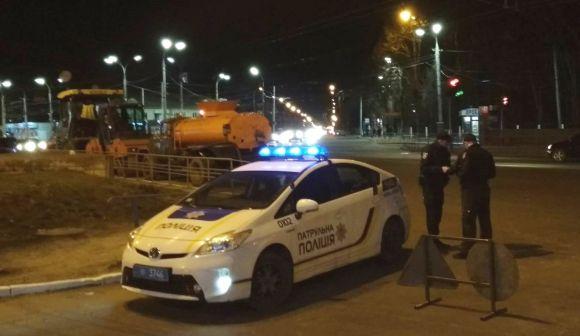 Новини Вінниці - фото з За вечір та ніч відремонтували частину вулиці Матроса Кішки біля «Урожаю» За вечір та ніч відремонтували частину вулиці Матроса Кішки біля «Урожаю», фото №2 на сайті 20minut.ua