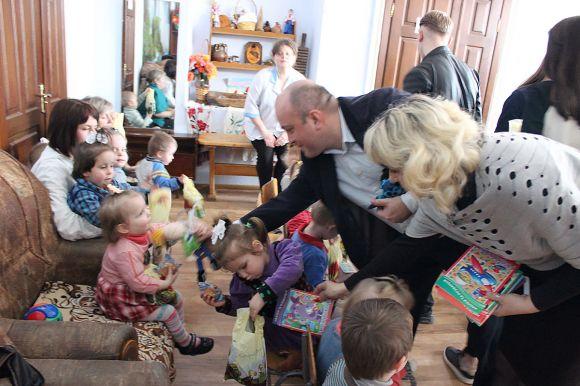 Новини Кам'янця-Подільського - фото з У Кам’янці відбулась благодійна акція для дітей У Кам’янці відбулась благодійна акція для дітей, фото №4 на сайті 20minut.ua