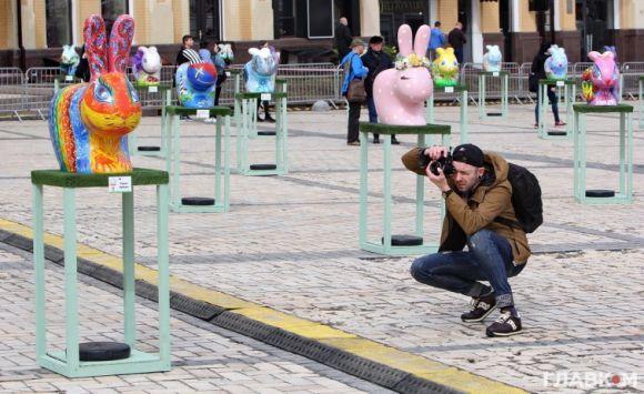 Сотні яєць і пасхальні кролики. Як прикрасили міста України до Великодня, фото №6 на сайті vsim.ua