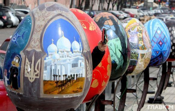 Сотні яєць і пасхальні кролики. Як прикрасили міста України до Великодня, фото №5 на сайті vsim.ua