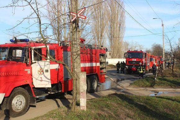 Новини Хмельницького - фото з Пожежі у Хмельницькому: горів склад на Курчатова і очерет на Зарічанській Пожежі у Хмельницькому: горів склад на Курчатова і очерет на Зарічанській, фото №2 на сайті vsim.ua