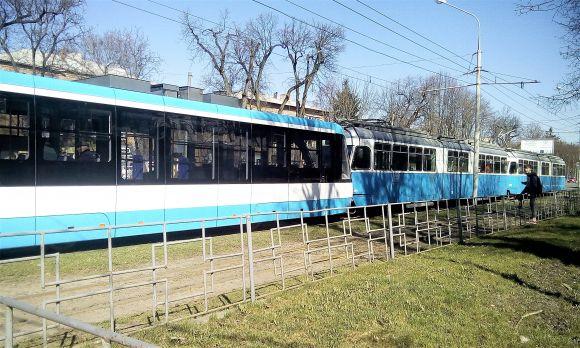 Новини Вінниці - фото з «Водій просто завтикав»: швейцарський трамвай в’їхав у WinVay (ФОТО ДНЯ) «Водій просто завтикав»: швейцарський трамвай в’їхав у WinVay (ФОТО ДНЯ), фото №3 на сайті 20minut.ua