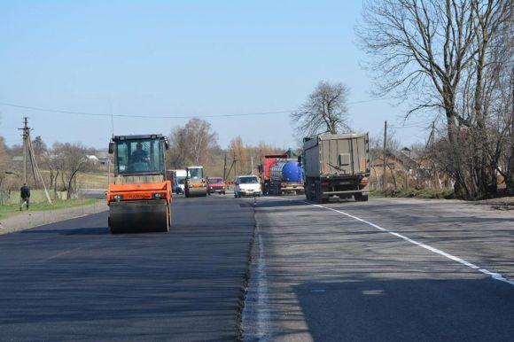 Новини Вінниці - фото з На Вінниччині почали ремонтувати одну із доріг. Яку саме та скільки кілометрів дороги планують відремонтувати? На Вінниччині почали ремонтувати одну із доріг. Яку саме та скільки кілометрів дороги планують відремонтувати?, фото №3 на сайті 20minut.ua