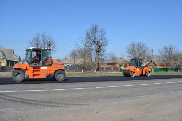 Новини Вінниці - фото з На Вінниччині почали ремонтувати одну із доріг. Яку саме та скільки кілометрів дороги планують відремонтувати? На Вінниччині почали ремонтувати одну із доріг. Яку саме та скільки кілометрів дороги планують відремонтувати?, фото №2 на сайті 20minut.ua