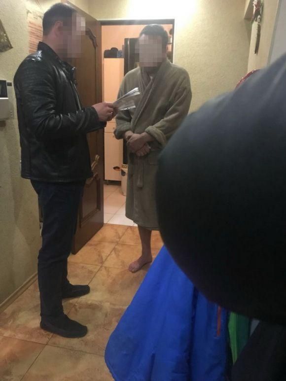 Новини Козятина - фото з Колишнього козятинського прокурора взяли на хабарі Колишнього козятинського прокурора взяли на хабарі, фото №4 на сайті 20minut.ua