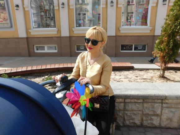 Новини Хмельницького - фото з Весна у місті. Що одягають хмельничани (ФОТО) C:\Users\Користувач\Desktop\Новая папка\DSCN7860.JPG