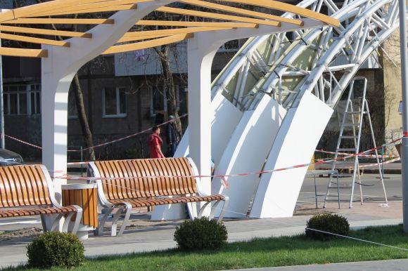 Новини Вінниці - фото з Постамент для МіГу на Космонавтів обшивають склопластиком Постамент для МіГу на Космонавтів обшивають склопластиком, фото №2 на сайті 20minut.ua