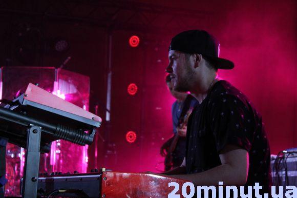 Новини Кам'янця-Подільського - фото з Як Кам’янець відривався під «Бумбокс» (ФОТО) Як Кам’янець відривався під «Бумбокс» (ФОТО), фото №6 на сайті 20minut.ua