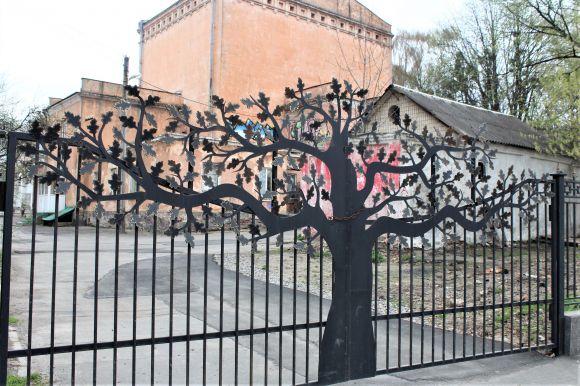 Новини Вінниці - фото з На огорожу для парку Горького дають майже шість мільйонів гривень На огорожу для парку Горького дають майже шість мільйонів гривень, фото №1 на сайті 20minut.ua