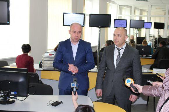 Новини Тернополя - фото з Зареєструвати авто чи замінити права відтепер можна у ЦНАПі Зареєструвати авто чи замінити права відтепер можна у ЦНАПі, фото №2 на сайті 20minut.ua