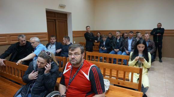 У суді слухають справу Олександра Башти, який побив поліцейську (оновлено), фото №2 на сайті 20minut.ua