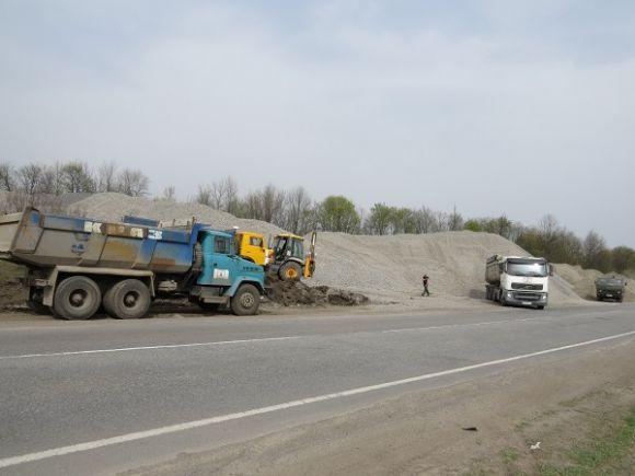 Нове покриття та більше смуг: дорожники взялися за ремонт траси біля Війтівців, фото №2 на сайті vsim.ua