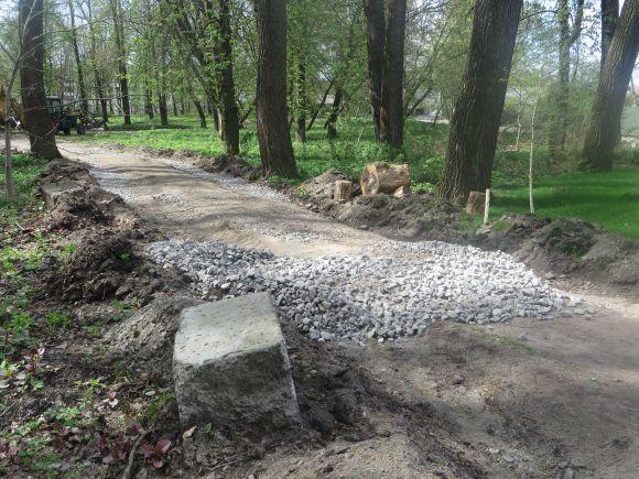 Новини Хмельницького - фото з В парку Чекмана зроблять пішохідну доріжку за 1,5 мільйона. Як вона проходитиме В парку Чекмана зроблять пішохідну доріжку за 1,5 мільйона. Як вона проходитиме, фото №4 на сайті vsim.ua