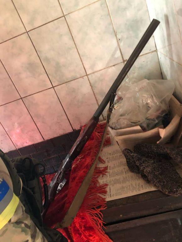 Новини Вінниці - фото з Перестрілка та заручниця. Чому у віддалене село прилетіли КОРДівці з автоматами? ОНОВЛЕНО Перестрілка та заручниця. Чому у віддалене село прилетіли КОРДівці з автоматами? ОНОВЛЕНО, фото №11 на сайті 20minut.ua