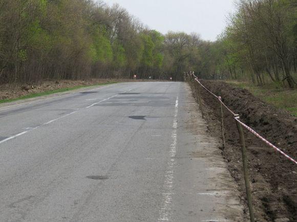 Нове покриття та більше смуг: дорожники взялися за ремонт траси біля Війтівців, фото №4 на сайті vsim.ua
