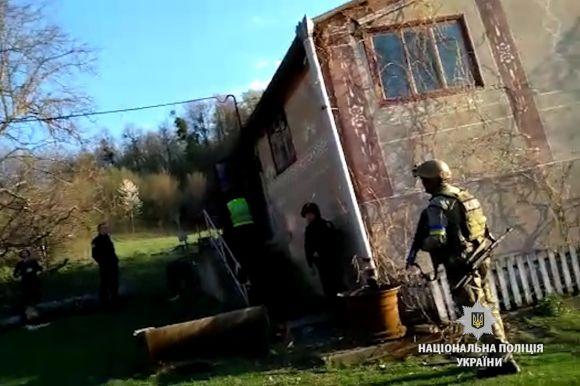 Новини Вінниці - фото з Перестрілка та заручниця. Чому у віддалене село прилетіли КОРДівці з автоматами? ОНОВЛЕНО Перестрілка та заручниця. Чому у віддалене село прилетіли КОРДівці з автоматами? ОНОВЛЕНО, фото №7 на сайті 20minut.ua