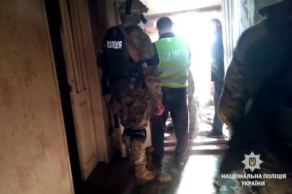 Новини Вінниці - фото з Перестрілка та заручниця. Чому у віддалене село прилетіли КОРДівці з автоматами? ОНОВЛЕНО Перестрілка та заручниця. Чому у віддалене село прилетіли КОРДівці з автоматами? ОНОВЛЕНО, фото №9 на сайті 20minut.ua