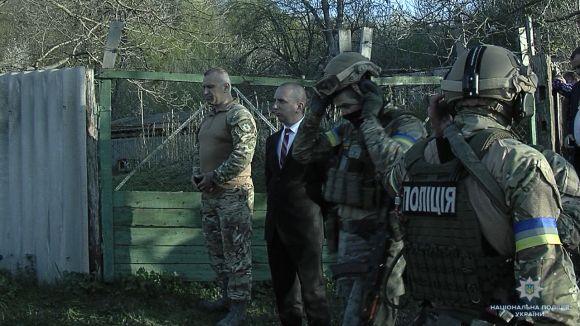 Новини Вінниці - фото з Перестрілка та заручниця. Чому у віддалене село прилетіли КОРДівці з автоматами? ОНОВЛЕНО Перестрілка та заручниця. Чому у віддалене село прилетіли КОРДівці з автоматами? ОНОВЛЕНО, фото №5 на сайті 20minut.ua