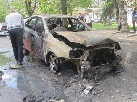 Новини Хмельницького - фото з В центрі Хмельницького на дорозі згорів автомобіль Chevrolet Lacetti В центрі Хмельницького на дорозі згорів автомобіль Chevrolet Lacetti, фото №6 на сайті vsim.ua