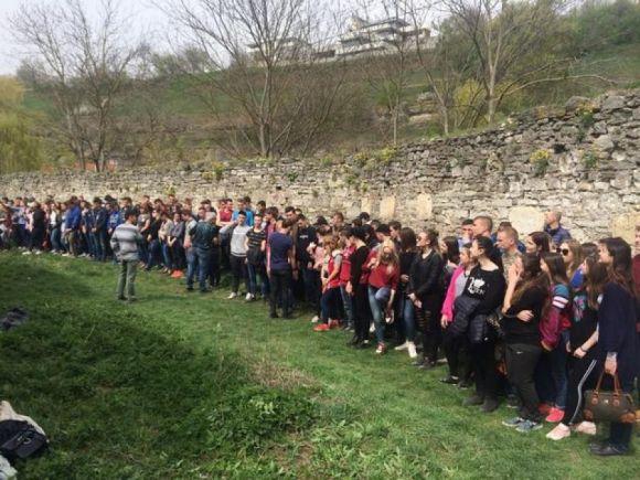 Новини Кам'янця-Подільського - фото з Студенти Кам’янця взяли участь в акції прибирання міста (ФОТО) Студенти Кам’янця взяли участь в акції прибирання міста (ФОТО), фото №2 на сайті 20minut.ua