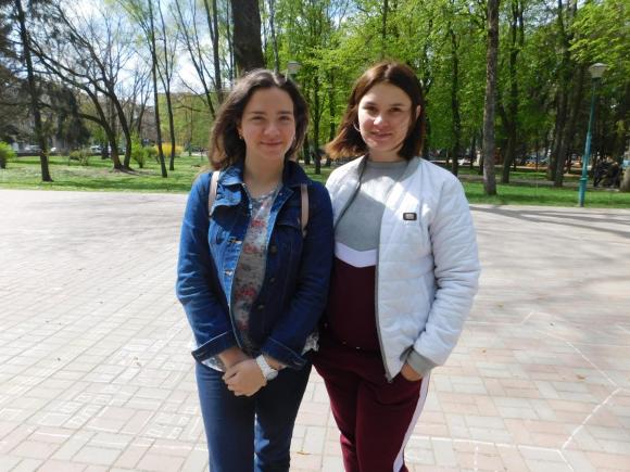 Новини Хмельницького - фото з “Верещить так, що діти лякаються”: кого насправді лякає “Коршун” у сквері Шевченка G:\DCIM\100NIKON\DSCN8012.JPG