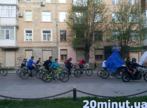 Новини Кам'янця-Подільського - фото з Сенсорний інформаційний блок, макет фортеці 15 століття та велотур. У Кам’янці стартував туристичний сезон (ФОТО) Сенсорний інформаційний блок, макет фортеці 15 століття та велотур. У Кам’янці стартував туристичний сезон (ФОТО), фото №10 на сайті 20minut.ua