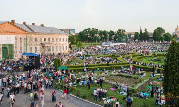 Новини Вінниці - фото з 1000 діток стануть героями спеціальної програми на OPERAFEST TULCHYN. Взяти участь у вікторині Лариси Білозір запрошують усіх! 1000 діток стануть героями спеціальної програми на OPERAFEST TULCHYN. Взяти участь у вікторині Лариси Білозір запрошують усіх!, фото №6 на сайті 20minut.ua