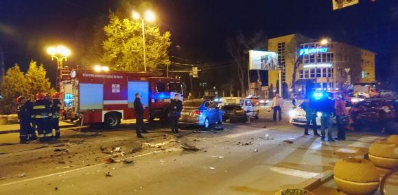 Новини Вінниці - фото з Потрійна ДТП у Вінниці: водія «Hyundai» з салону діставали рятувальники Потрійна ДТП у Вінниці: водія «Hyundai» з салону діставали рятувальники, фото №5 на сайті 20minut.ua