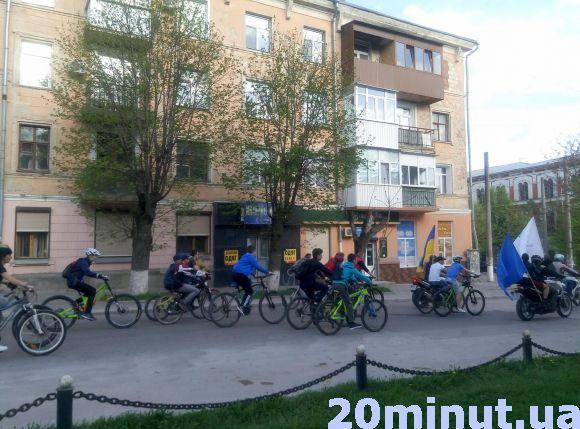 Новини Кам'янця-Подільського - фото з Сенсорний інформаційний блок, макет фортеці 15 століття та велотур. У Кам’янці стартував туристичний сезон (ФОТО) Сенсорний інформаційний блок, макет фортеці 15 століття та велотур. У Кам’янці стартував туристичний сезон (ФОТО), фото №9 на сайті 20minut.ua