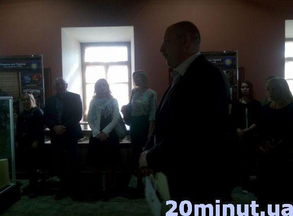 Новини Кам'янця-Подільського - фото з Сенсорний інформаційний блок, макет фортеці 15 століття та велотур. У Кам’янці стартував туристичний сезон (ФОТО) Сенсорний інформаційний блок, макет фортеці 15 століття та велотур. У Кам’янці стартував туристичний сезон (ФОТО), фото №3 на сайті 20minut.ua