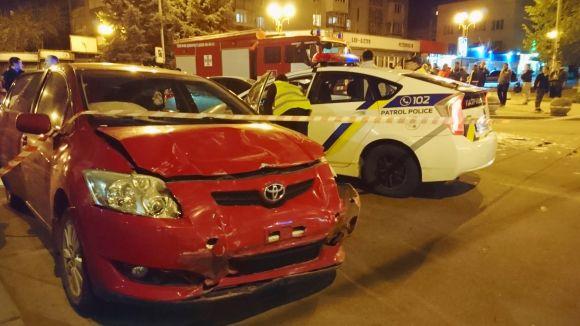 Новини Вінниці - фото з Потрійна ДТП у Вінниці: водія «Hyundai» з салону діставали рятувальники Потрійна ДТП у Вінниці: водія «Hyundai» з салону діставали рятувальники, фото №2 на сайті 20minut.ua