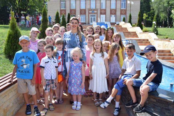 Новини Вінниці - фото з 1000 діток стануть героями спеціальної програми на OPERAFEST TULCHYN. Взяти участь у вікторині Лариси Білозір запрошують усіх! 1000 діток стануть героями спеціальної програми на OPERAFEST TULCHYN. Взяти участь у вікторині Лариси Білозір запрошують усіх!, фото №1 на сайті 20minut.ua