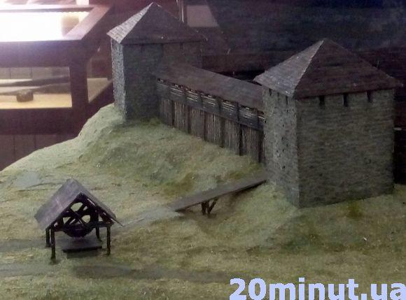 Новини Кам'янця-Подільського - фото з Сенсорний інформаційний блок, макет фортеці 15 століття та велотур. У Кам’янці стартував туристичний сезон (ФОТО) Сенсорний інформаційний блок, макет фортеці 15 століття та велотур. У Кам’янці стартував туристичний сезон (ФОТО), фото №4 на сайті 20minut.ua