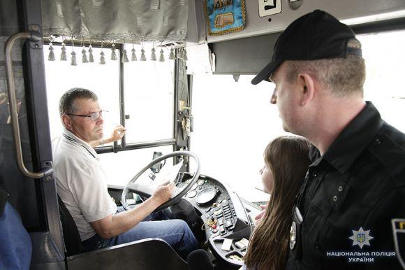 Новини Хмельницького - фото з "Обережно, діти на дорозі": хмельницькі школярі написали листи водіям "Обережно, діти на дорозі": хмельницькі школярі написали листи водіям, фото №1 на сайті vsim.ua