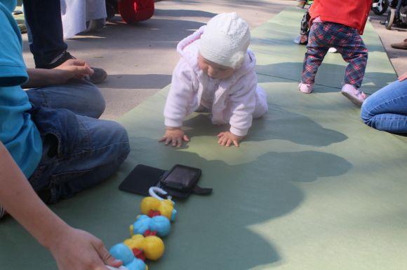 Новини Вінниці - фото з Забіг у повзунках: малюків приманювали смартфонами, ключами та іграшками Забіг у повзунках: малюків приманювали смартфонами, ключами та іграшками, фото №1 на сайті 20minut.ua