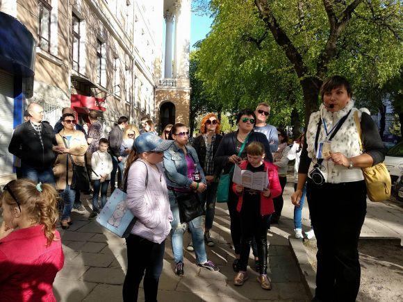 Новини Тернополя - фото з Тернополяни спускались на 5 метрів під землю і піднімались на 20 метрів догори. Екскурсія Тернополем викликала ажіотаж Тернополяни спускались на 5 метрів під землю і піднімались на 20 метрів догори. Екскурсія Тернополем викликала ажіотаж, фото №1 на сайті 20minut.ua