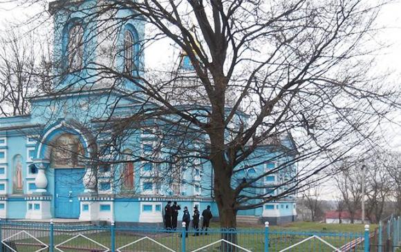 Новини Козятина - фото з На Рівненщині Птича Дубенського . Московський патріархат не дають відспівувати загиблого українського бійця. На Рівненщині Птича Дубенського . Московський патріархат не дають відспівувати загиблого українського бійця., фото №1 на сайті 20minut.ua