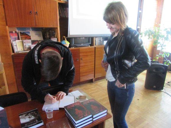 Новини Козятина - фото з Назар Мулик презентував “Кров Дракона” (ФОТО + ВІДЕО) Назар Мулик презентував “Кров Дракона” (ФОТО + ВІДЕО), фото №12 на сайті 20minut.ua