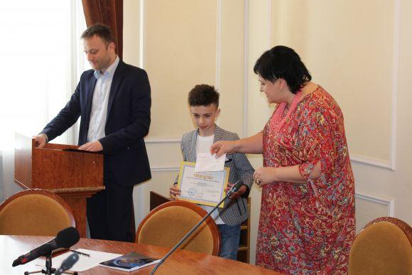 Новини Хмельницького - фото з Стипендії від обласної адміністрації отримуватимуть двадцять талановитих хмельничан