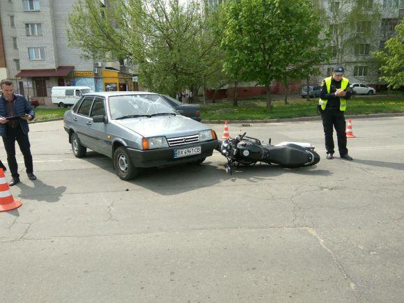 Мотоцикліст опинився в лікарні після ДТП на Прибузькій. За кермом “ВАЗу” була поліцейська, фото №4 на сайті vsim.ua