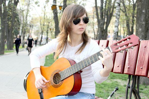 Новини Вінниці - фото з Життя "у темряві". Як вінничанка втратила зір, але не опустила руки і створила рок-гурт Життя "у темряві". Як вінничанка втратила зір, але не опустила руки і створила рок-гурт, фото №1 на сайті 20minut.ua