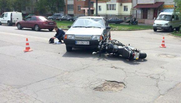 Мотоцикліст опинився в лікарні після ДТП на Прибузькій. За кермом “ВАЗу” була поліцейська, фото №5 на сайті vsim.ua