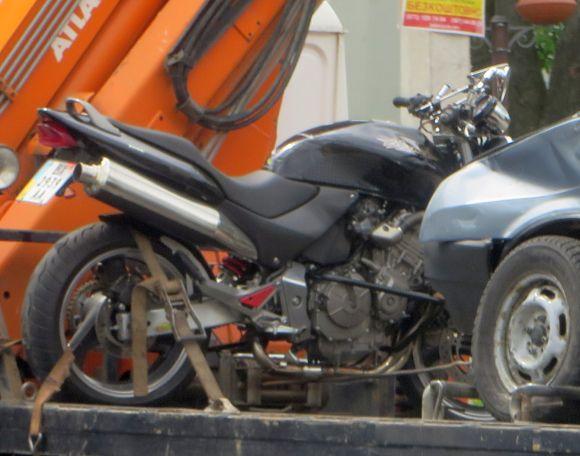 Мотоцикліст опинився в лікарні після ДТП на Прибузькій. За кермом “ВАЗу” була поліцейська, фото №2 на сайті vsim.ua