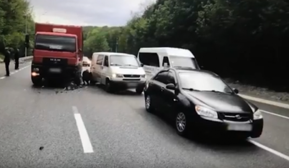 Вінниця 26 квітня: діти на даху, потрійна ДТП та впале дерево, фото №4 на сайті 20minut.ua