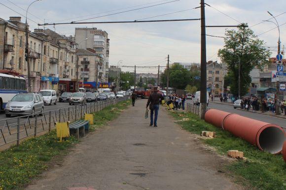Новини Вінниці - фото з На Замостянській зрубали старі дерева. Хто це робить і навіщо? На Замостянській зрубали старі дерева. Хто це робить і навіщо?, фото №5 на сайті 20minut.ua