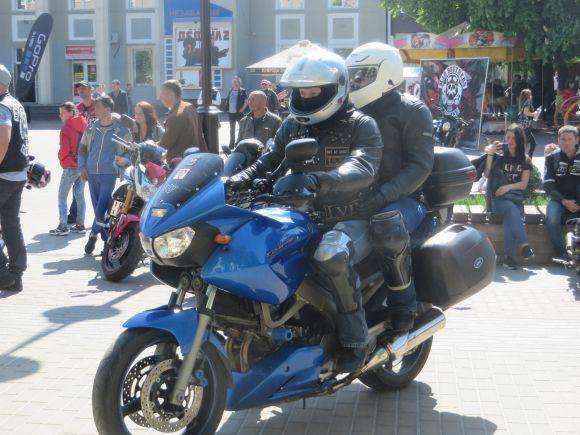 Новини Хмельницького - фото з Під рев "залізних коней": у Хмельницькому байкери відкрили мотосезон (ФОТО) Під рев "залізних коней": у Хмельницькому байкери відкрили мотосезон (ФОТО), фото №20 на сайті vsim.ua