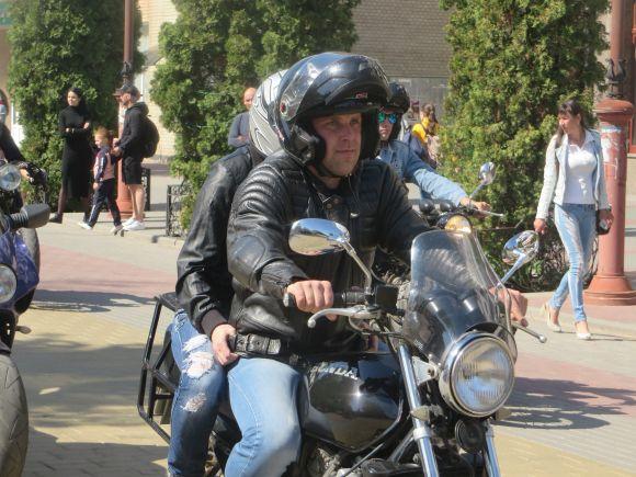 Новини Хмельницького - фото з Під рев "залізних коней": у Хмельницькому байкери відкрили мотосезон (ФОТО) Під рев "залізних коней": у Хмельницькому байкери відкрили мотосезон (ФОТО), фото №29 на сайті vsim.ua